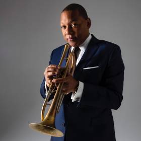 Photo of Wyston Marsalis with his musical instrument