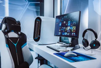 image of alienware computer and chair in the esports lounge