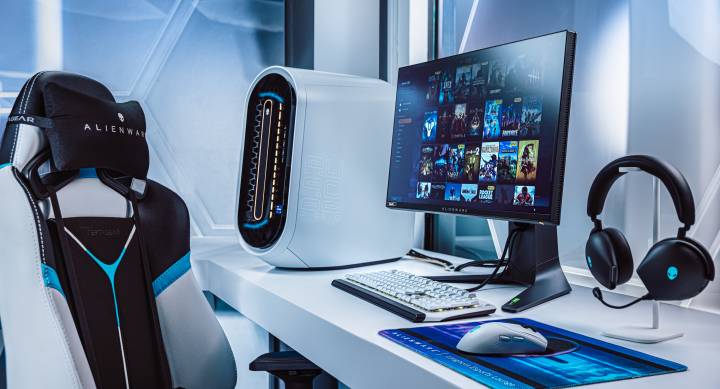 image of alienware computer and chair in the esports lounge