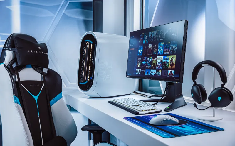 image of alienware computer and chair in the esports lounge